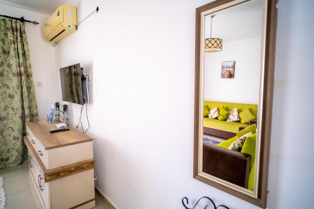 Spacious Three-Bedroom Apartment With Sea View A3 Kyrenia  Exterior photo