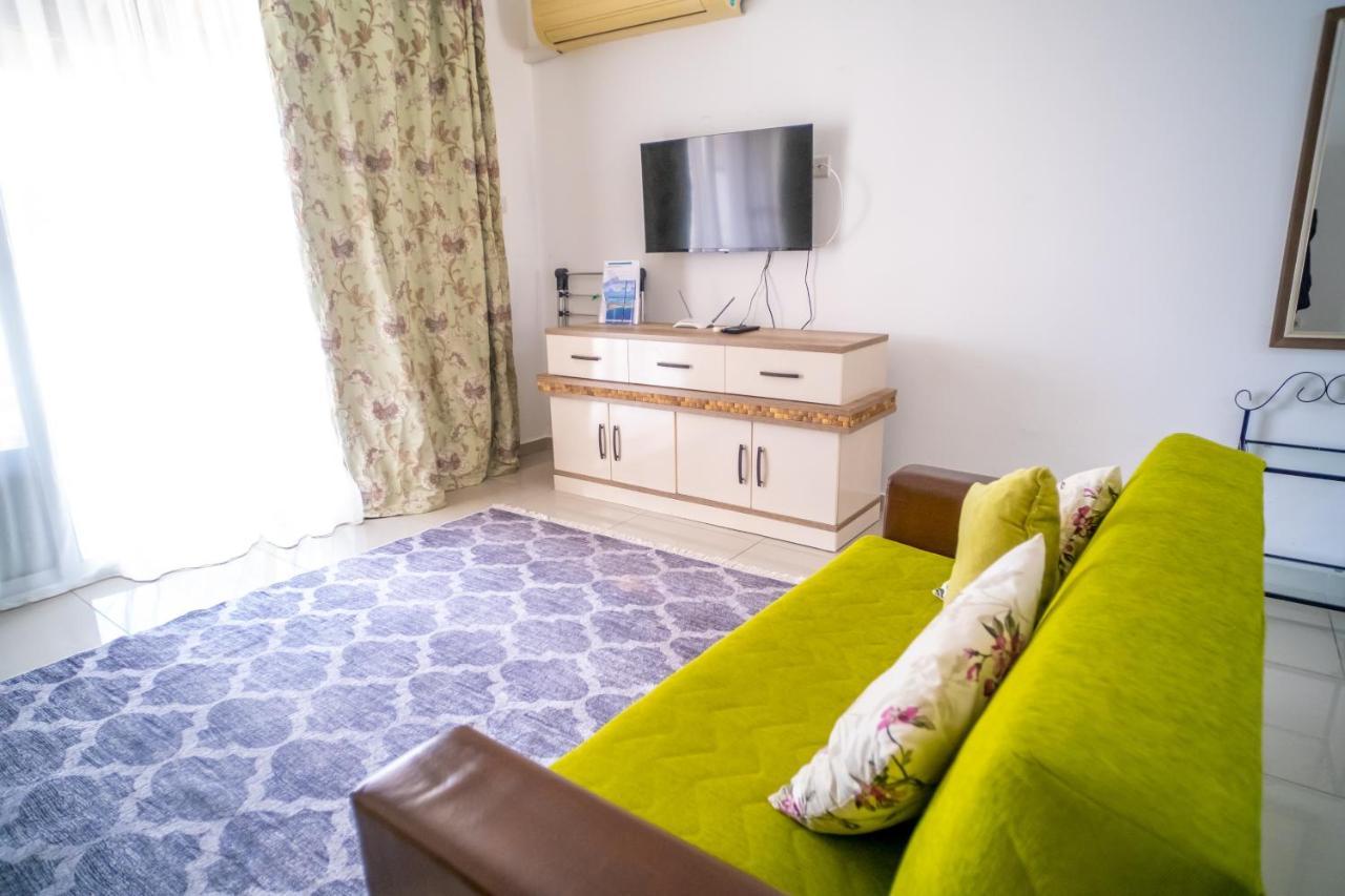 Spacious Three-Bedroom Apartment With Sea View A3 Kyrenia  Exterior photo