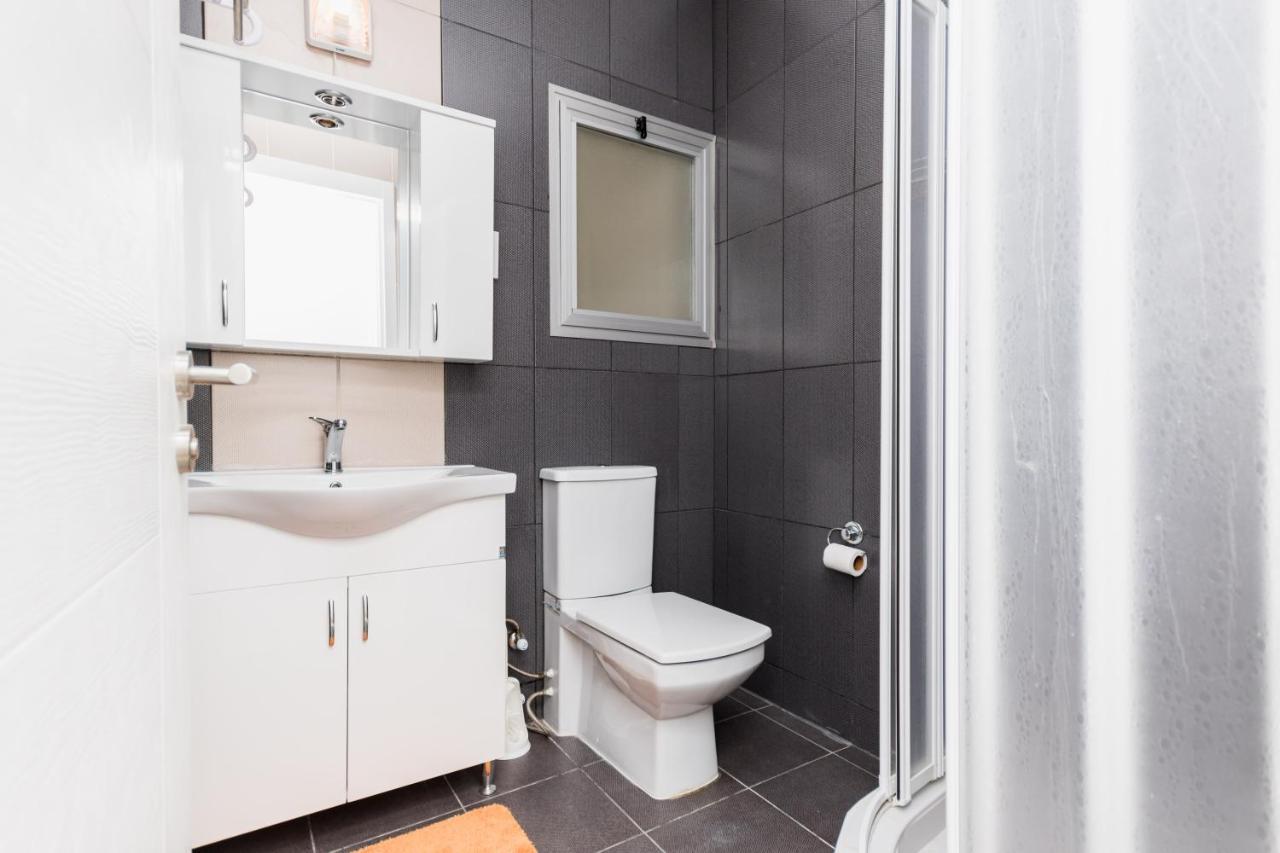 Spacious Three-Bedroom Apartment With Sea View A3 Kyrenia  Exterior photo
