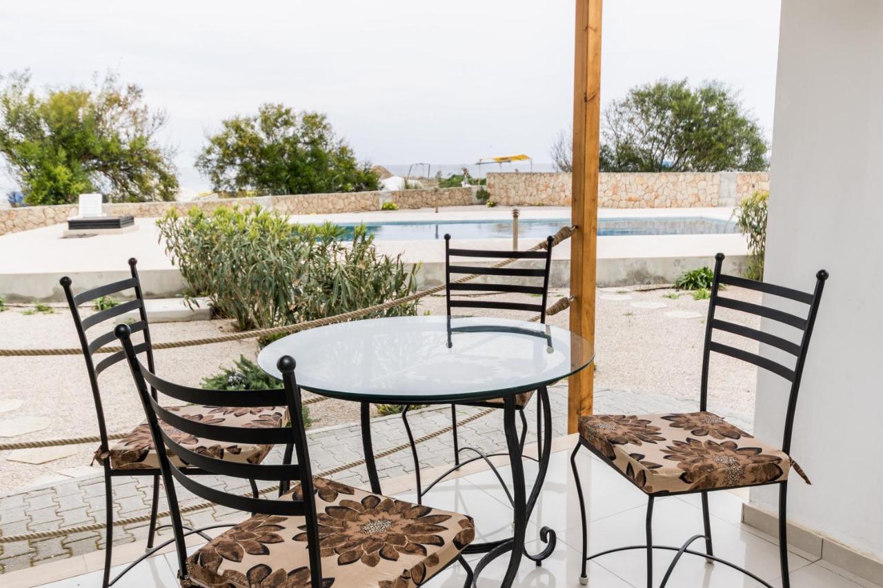 Spacious Three-Bedroom Apartment With Sea View A3 Kyrenia  Exterior photo